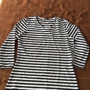 J McLaughlin 3/4 length sleeve stretch Top striped M